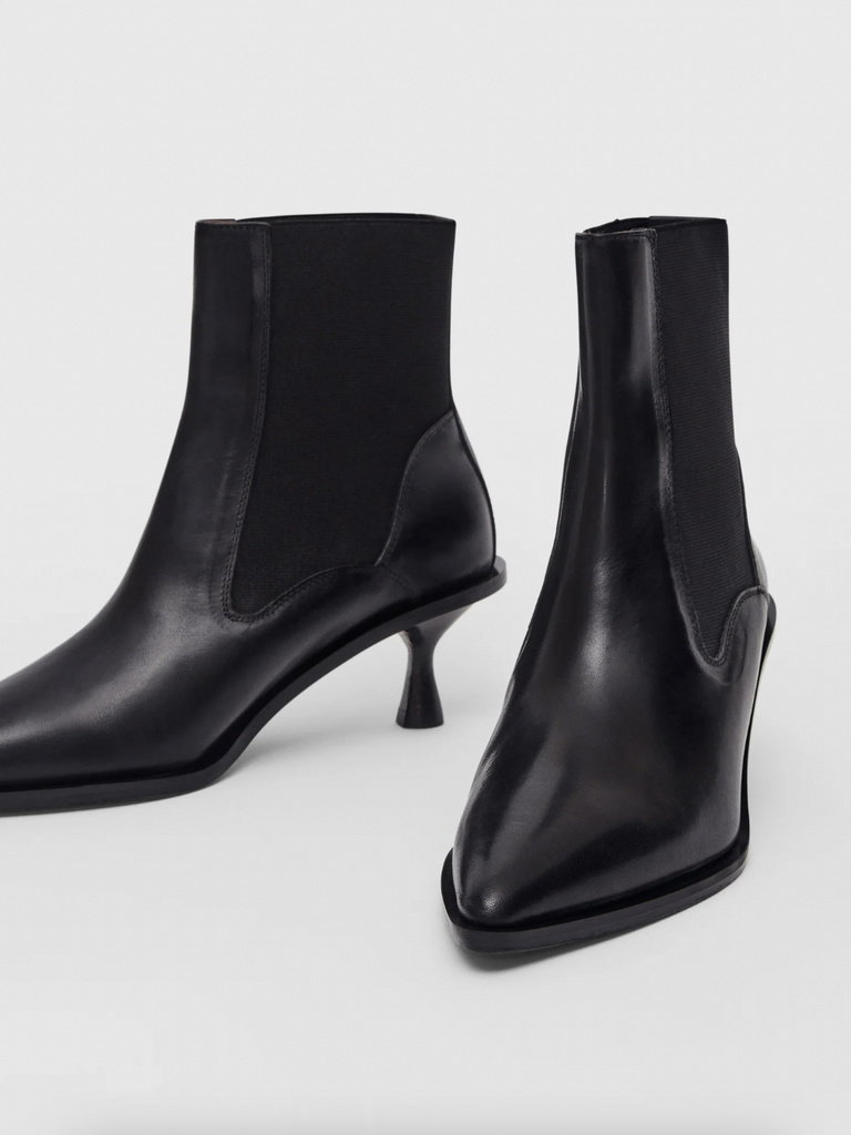 Trino Black Leather Ankle Boots (7471384461509)